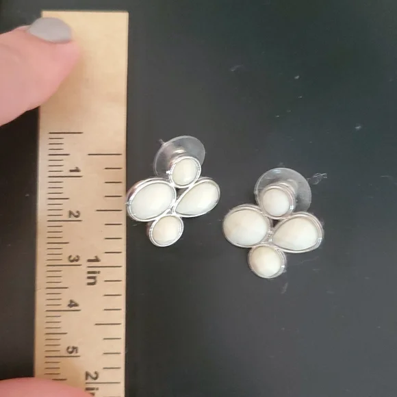 Costume Mint Stud Earring - Picture 2 of 2